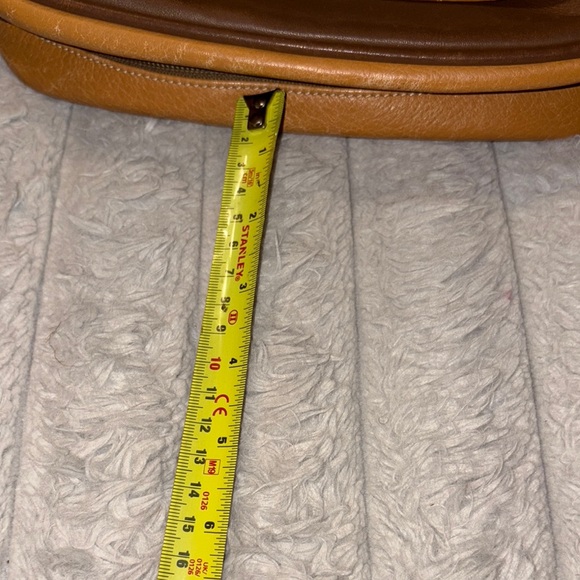 Loewe Tan Leather Shoulder Bag - Picture 13 of 17